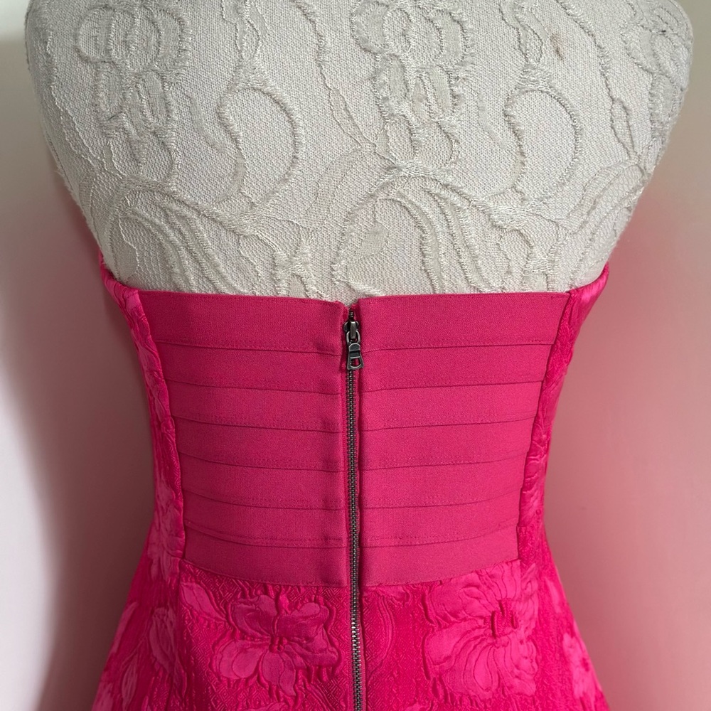 ALICE + OLIVIA Perla Boned Strapless Pleated Dress in Hot Pink sz 6 - Picture 9 of 14